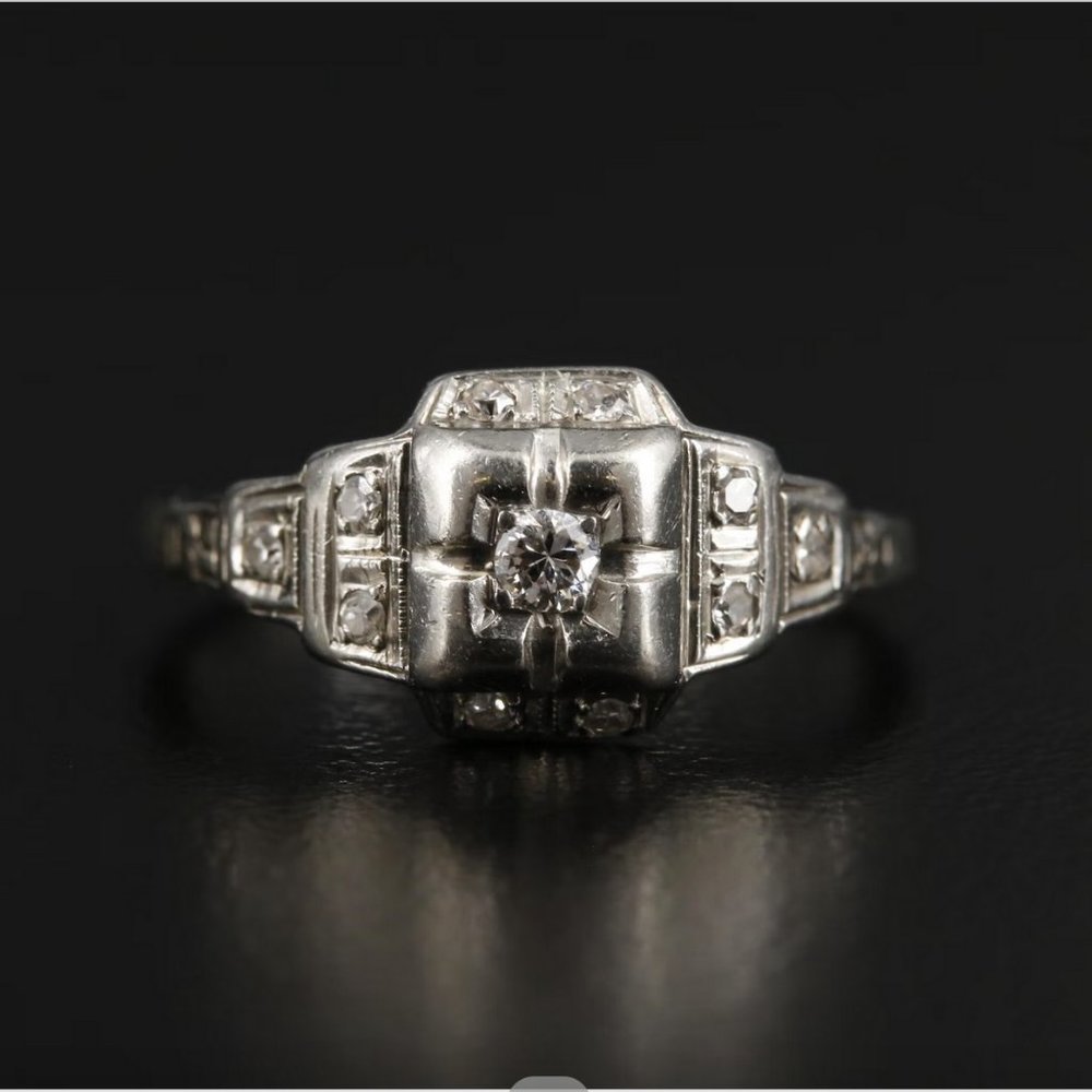 ‘30s Antique Deco 18K White Gold Diamond Engagement Ring